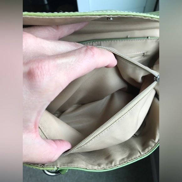 Giani Bernini shoulder bag in pistachio color - Picture 9 of 16